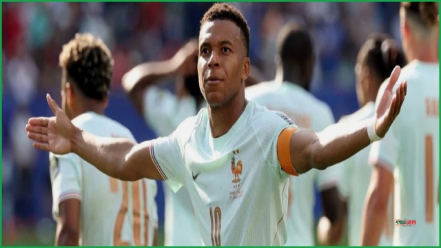 ইতিহাস গড়ে টানা তৃতীয়বার বিশ্বকাপের সেমিফাইনালে ফ্রান্স